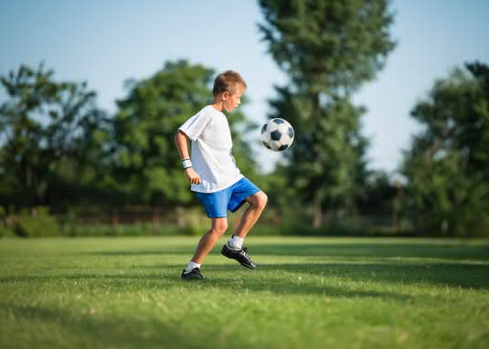 Fußballspiele, die Kinder zum Lesen bringen